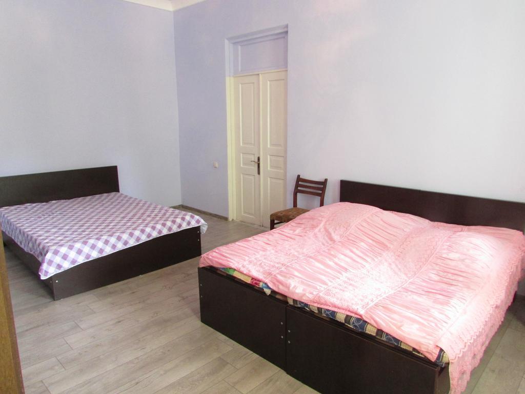 Joni Guest House Batumi Ngoại thất bức ảnh