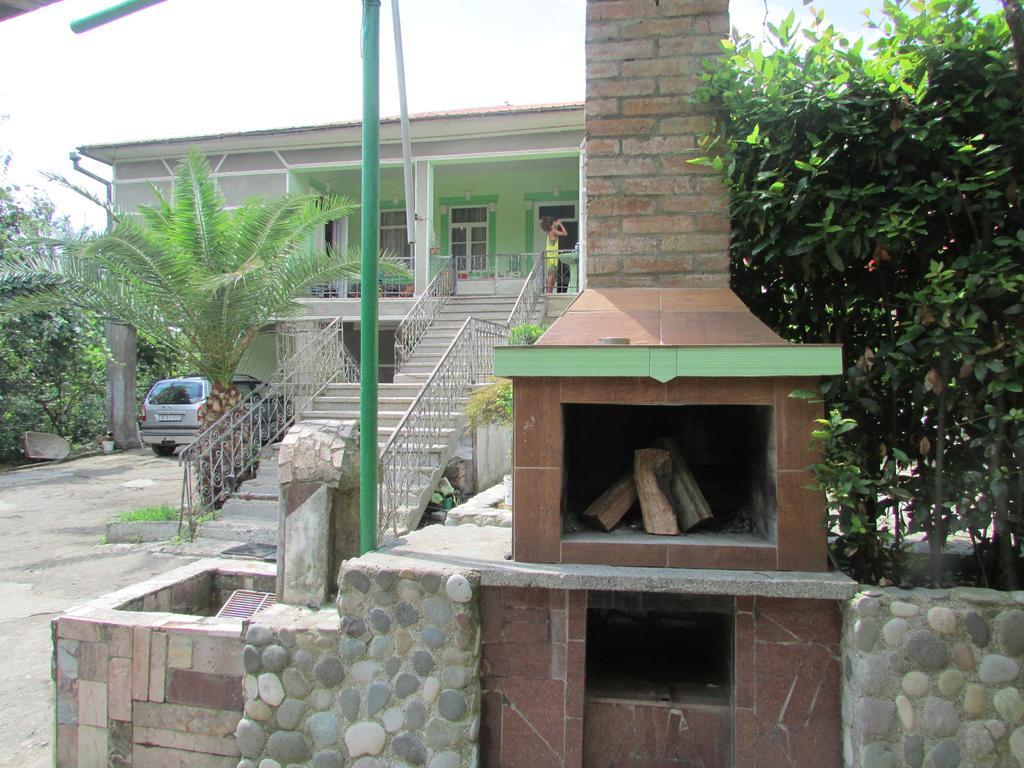 Joni Guest House Batumi Ngoại thất bức ảnh