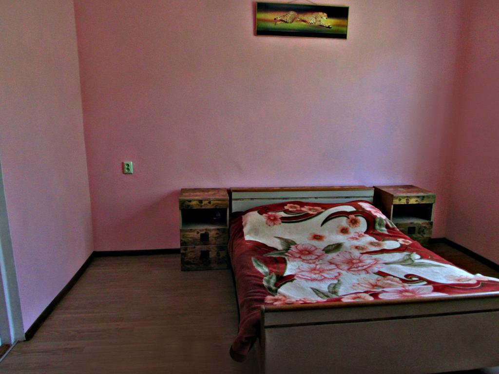 Joni Guest House Batumi Ngoại thất bức ảnh